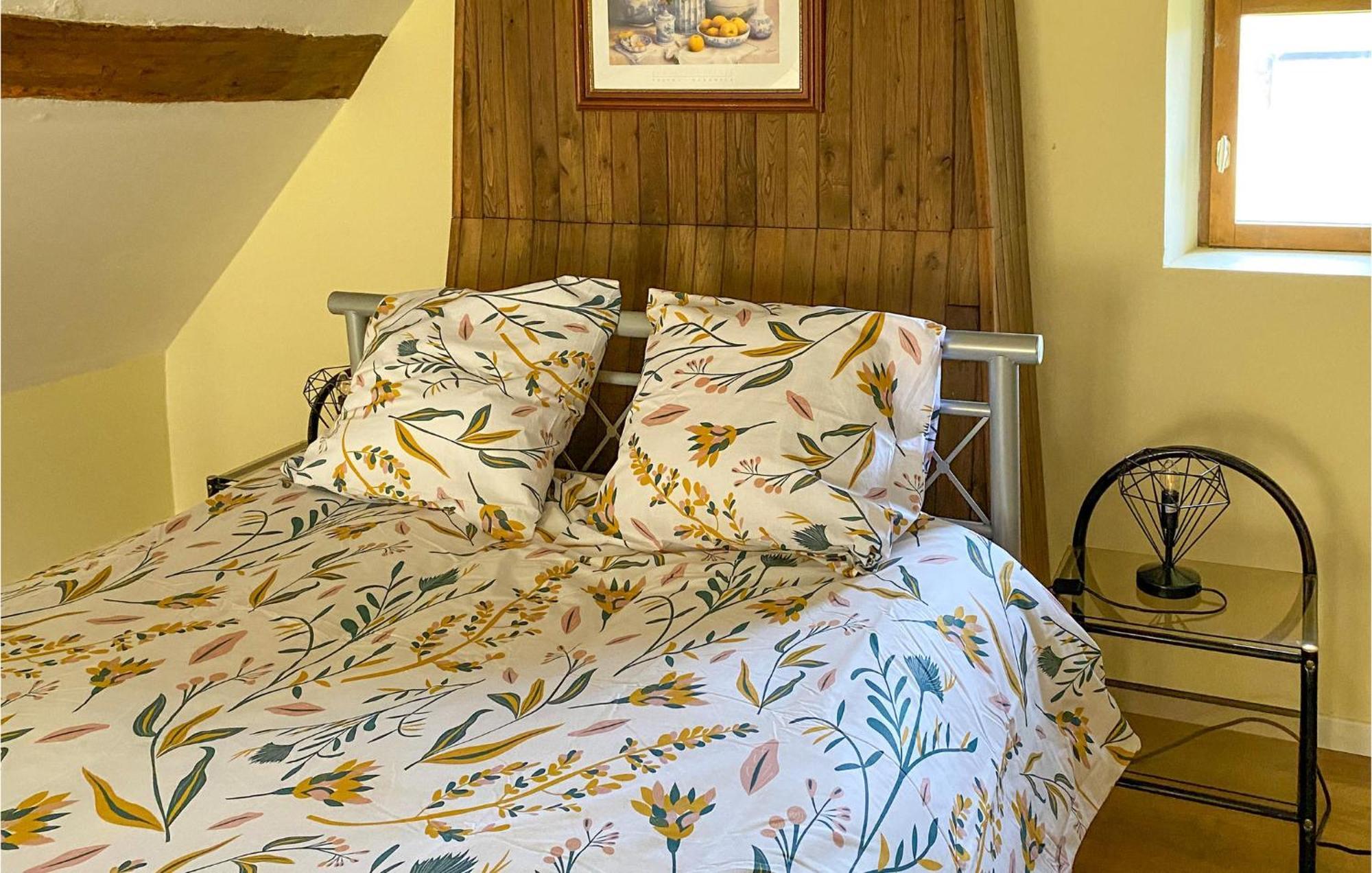 1 Bedroom Nice Home In Saint Martin Le Mault Buitenkant foto